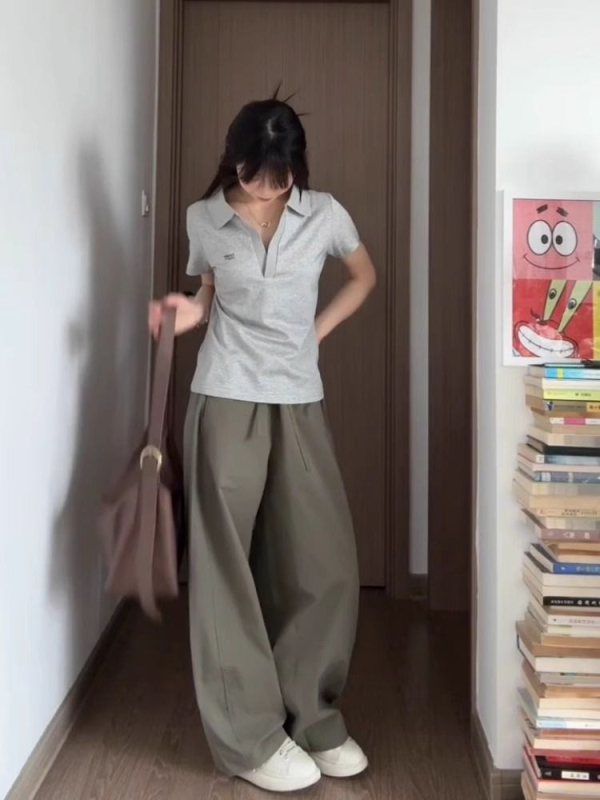 Ženski polo top u korejskom stilu, kratki rukavi, uski kroj, ljeto 2026, retro casual top