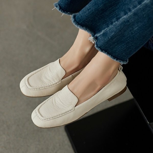 Loaferice od kože koze, izuzetno mek potplat, bijele kožne slip-on cipele, ravna potplata, retro stil bake