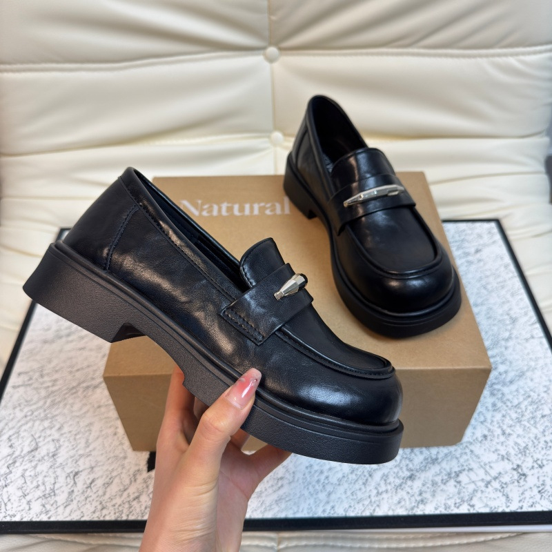 Ženske kožne loaferice slip-on s britanskim stilom, debela potplata i niski blok potpetica, proljeće-ljeto 2026