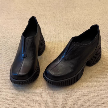 Ženske kožne loaferice s okruglim vrhom, elastičan duboki otvor, debela retro potplat, visina pete 7,5 cm