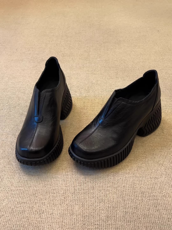 Ženske kožne loaferice s okruglim vrhom, elastičan duboki otvor, debela retro potplat, visina pete 7,5 cm
