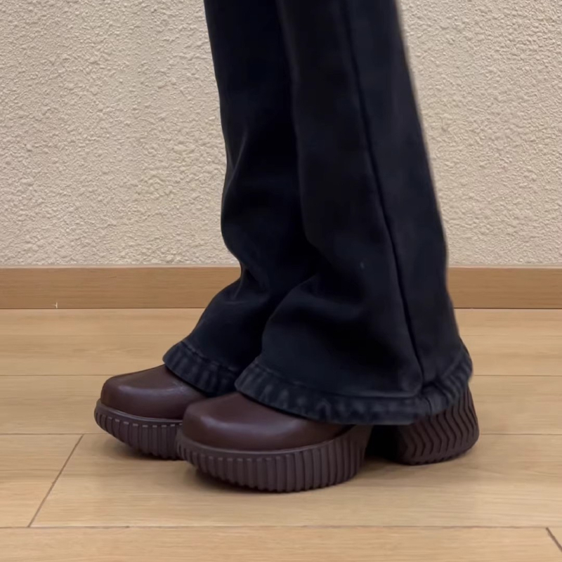 Ženske kožne loaferice s okruglim vrhom, elastičan duboki otvor, debela retro potplat, visina pete 7,5 cm