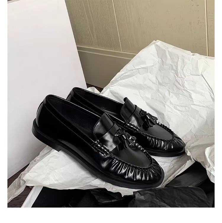 Ženske retro loaferice s resicama i plisiranim detaljima, britanski stil, slip-on cipele