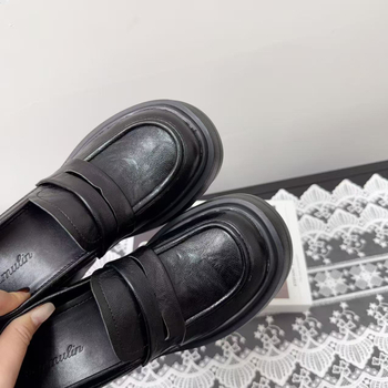 Ženski loafersi s povećanjem visine od 12 cm, crne kožne casual cipele s debelim petama