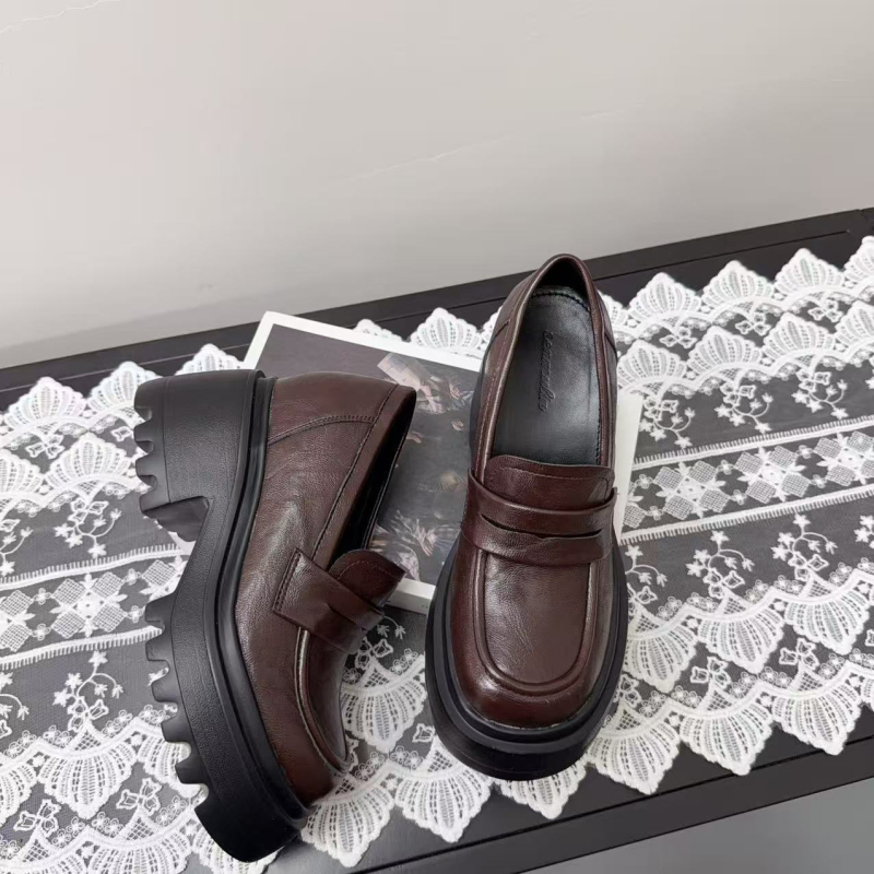Ženski loafersi s povećanjem visine od 12 cm, crne kožne casual cipele s debelim petama