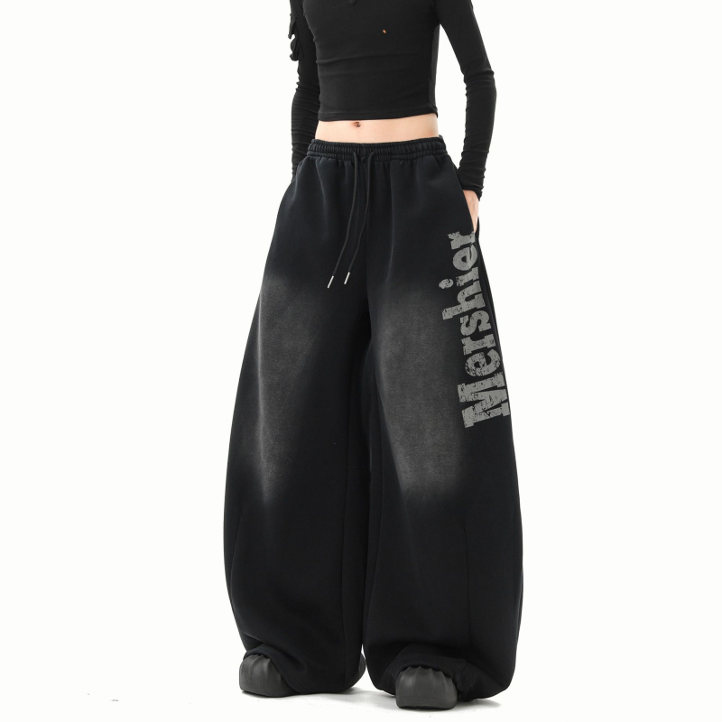Crne jogger hlače s gradijentnim pranjem i vintidž tiskom slova, za žene, jesen, gradski retro stil, udoban, široke nogavice