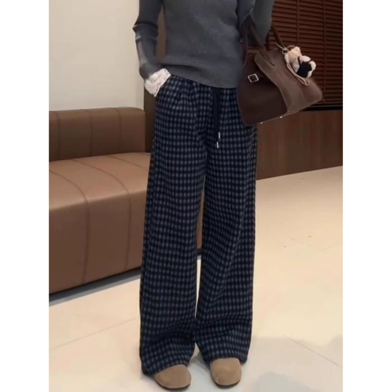 Damske karirane hlače s visokim strukom, širokim krojem, ravna silueta, casual stil