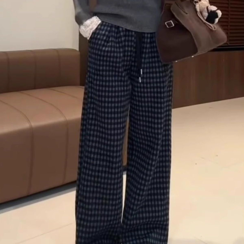 Damske karirane hlače s visokim strukom, širokim krojem, ravna silueta, casual stil