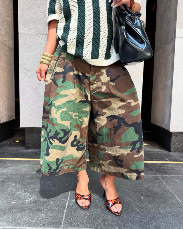 M80827 Ženske kamuflažne cargo hlače, slobodnog kroja, širokih nogavica, svakodnevni streetwear, zapadni stil