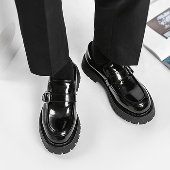 Muške kožne slip-on tenisice crne boje, s mekanim potplatom, casual stil, ljeto 2021
