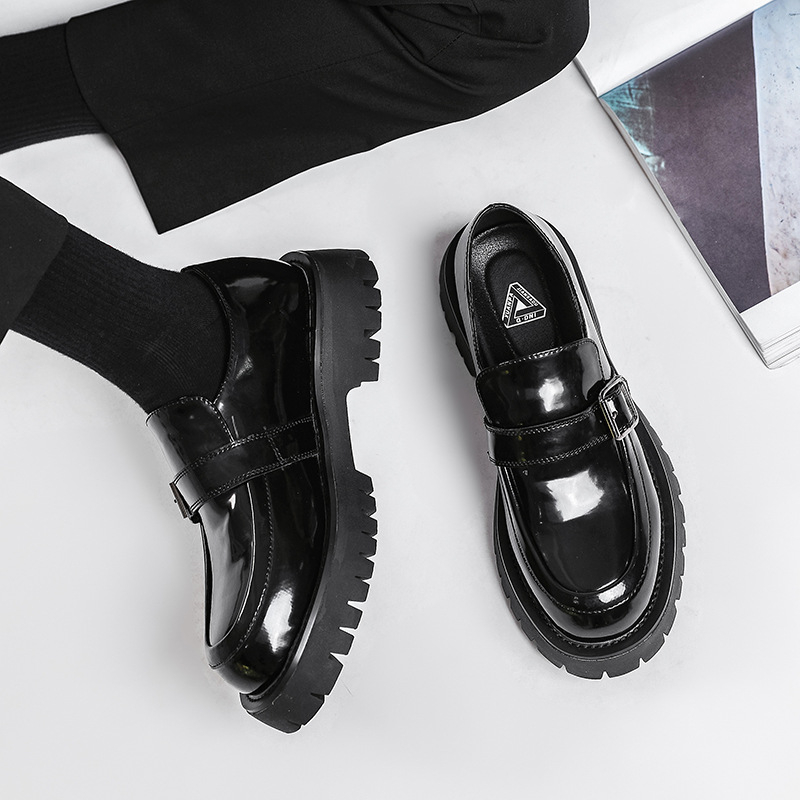 Muške kožne slip-on tenisice crne boje, s mekanim potplatom, casual stil, ljeto 2021