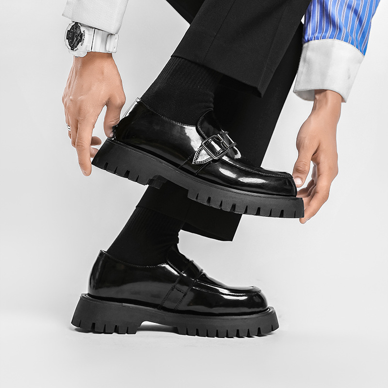 Muške kožne slip-on tenisice crne boje, s mekanim potplatom, casual stil, ljeto 2021