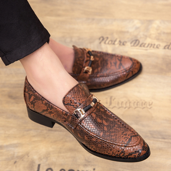 Muške loafers slip-on s oštrim nosom, koža, PU gornji dio, gumeni potplat, proljeće 2025, casual stil