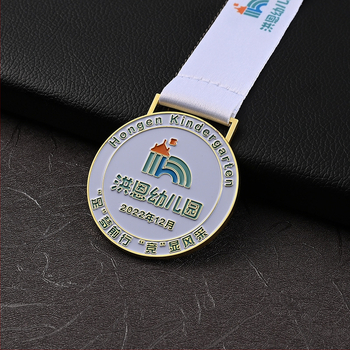 Pozlaćena memorijalna medalja za maraton i sportske događaje