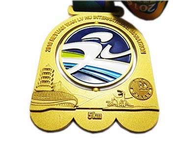 Metalna medalja za natjecanja, maratonska medalja, zlatna, srebrna i brončana