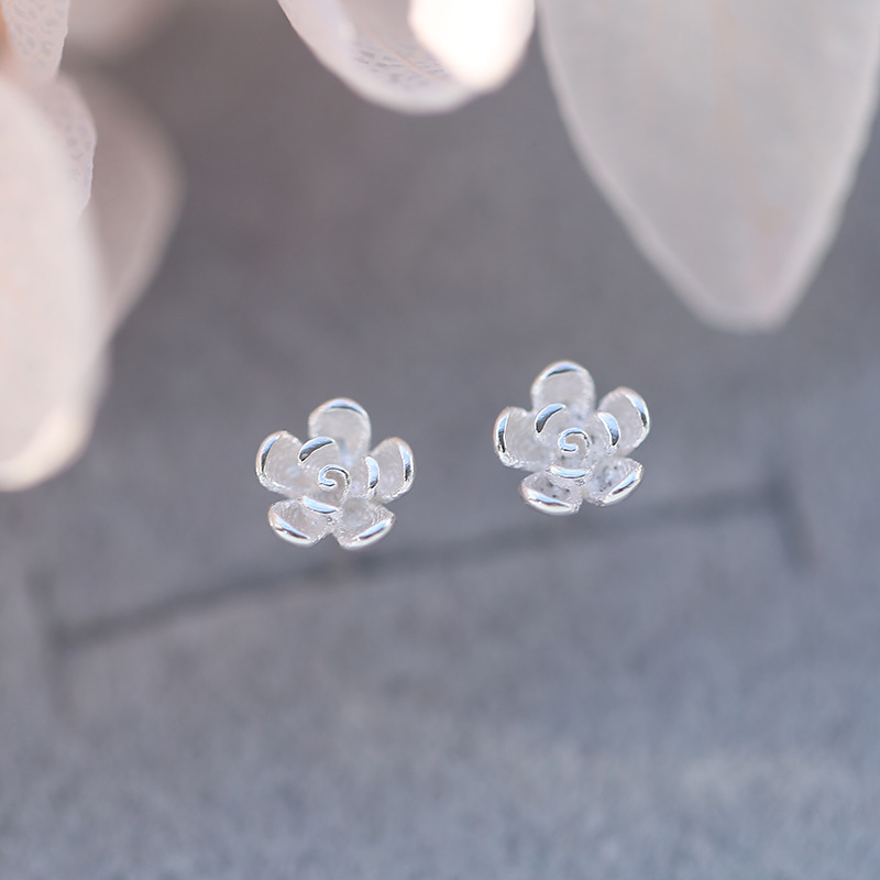 S999 srebrne naušnice za žene, mini cvijet, stud naušnice, svježe, svestrane, kompakne