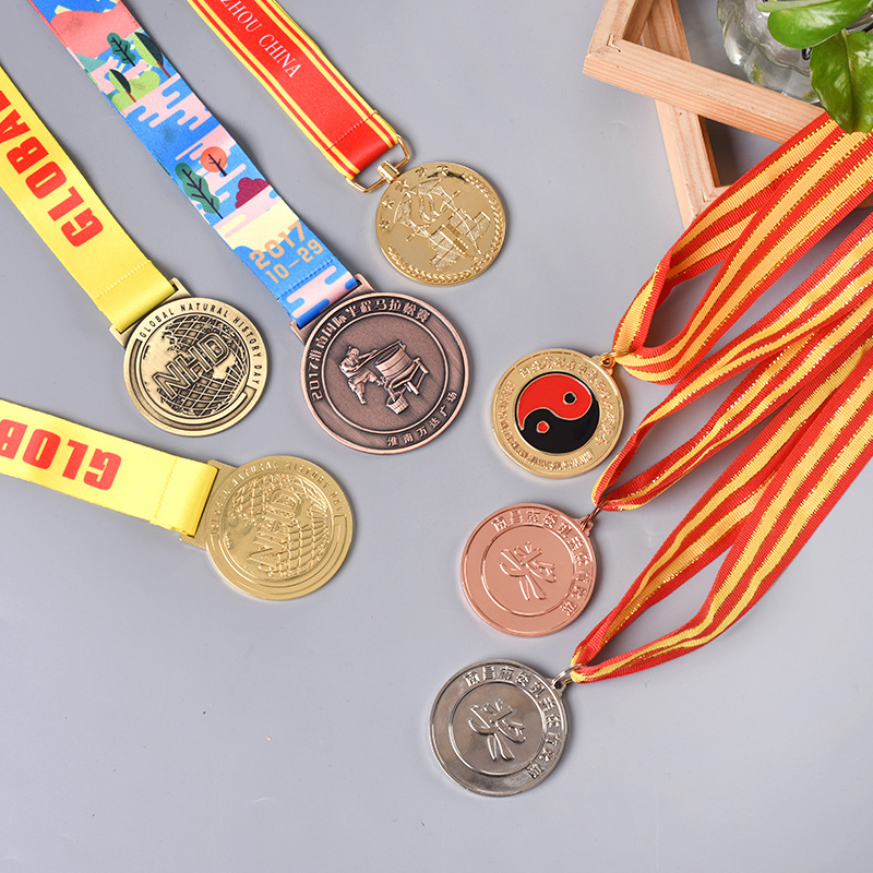 Prilagodljive metalne medalje za natjecanja u taekwondou i maratonska događanja