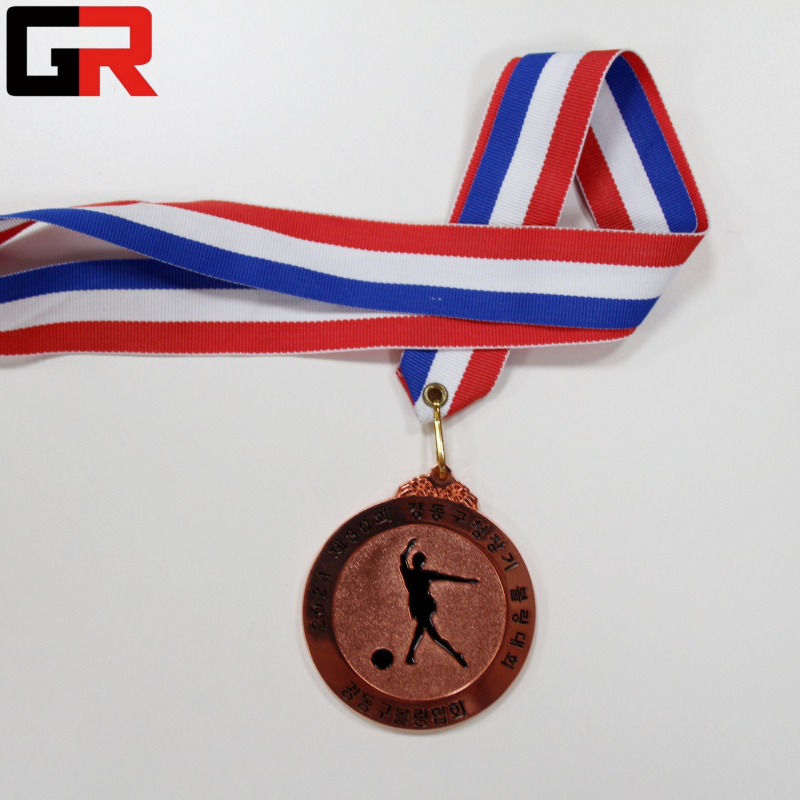 Metalna medalja s emajliranim premazom za sportske događaje — maraton i trčanje, prigodna nagrada za vješanje, personalizirani poklon