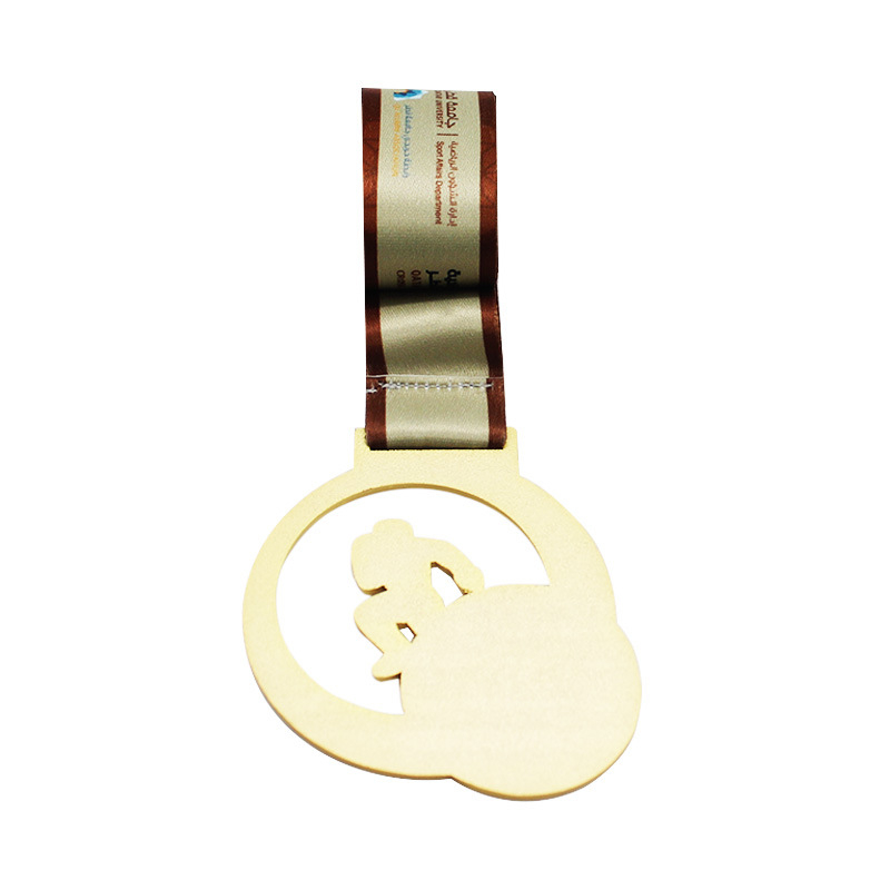 Medalja za atletska natjecanja od cinkovog legura, prilagodljiv logotip, litje pod tlakom, geometrijski oblik, drvena kutija