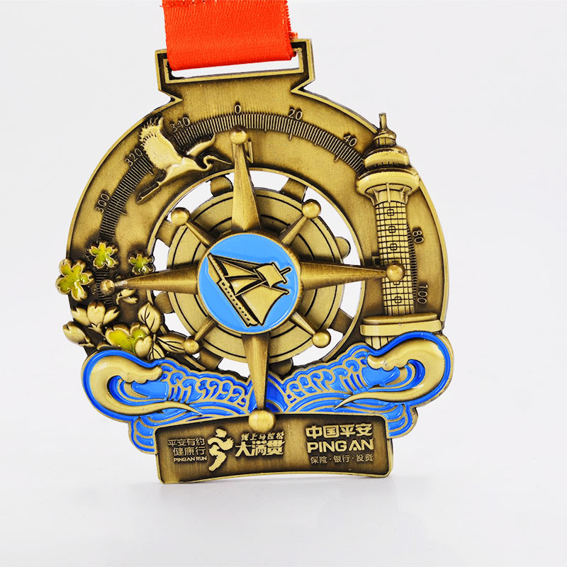 Metalna medalja za trčanje i maraton – personalizirana prigodna medalja, zlatni dizajn