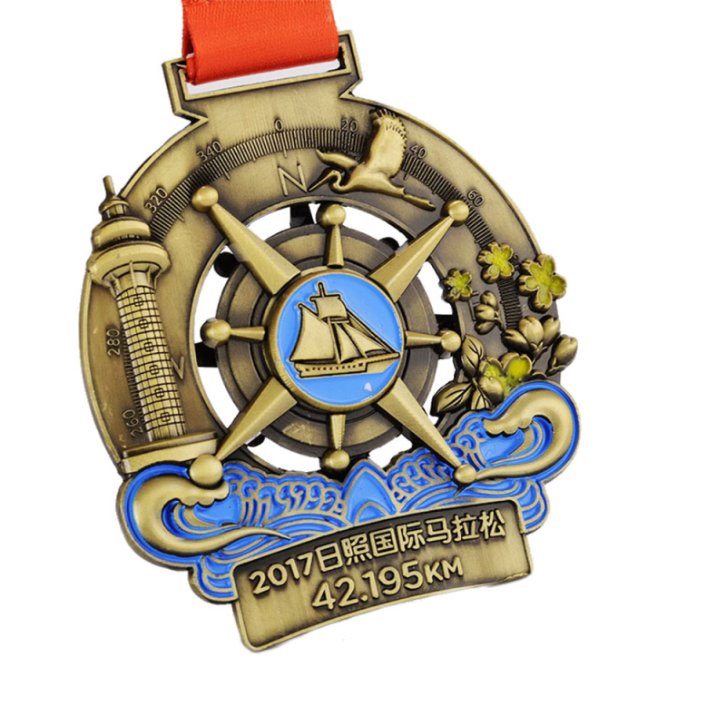 Metalna medalja za trčanje i maraton – personalizirana prigodna medalja, zlatni dizajn