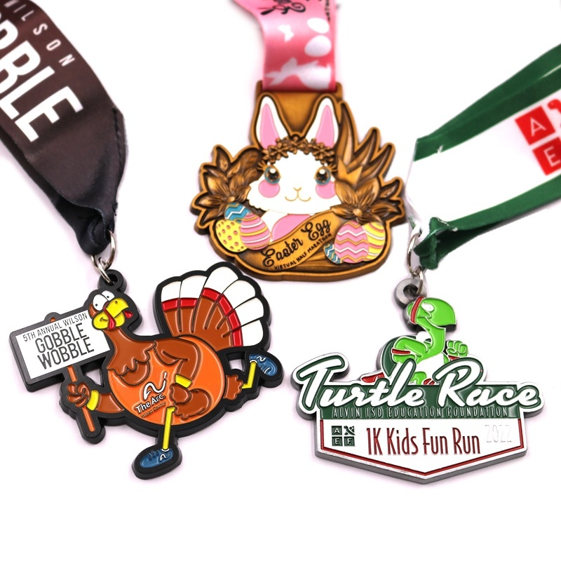 Maratonska medalja, cinkova legura, vanjski trkački događaj, zlatno premaz, prilagođeni logotip