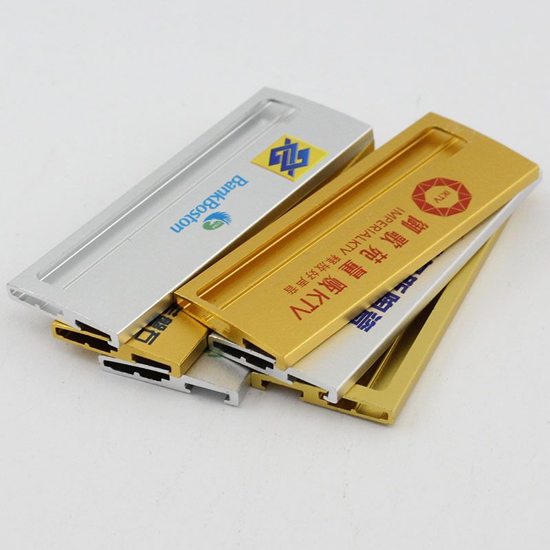 Visokokvalitetne prilagođene značke za ime s pinom ili magnetom, od aluminijske legure za zaposlenike