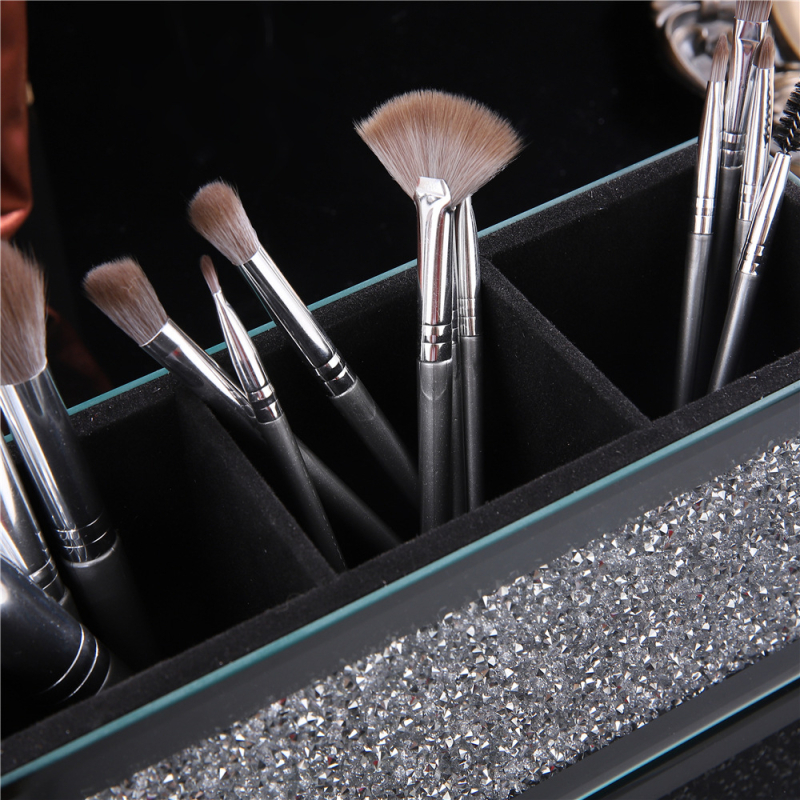 Органайзер за дистанционни, четки за грим и моливи за вежди с огледална повърхност и кристални камъни, с множество отделения за съхранение