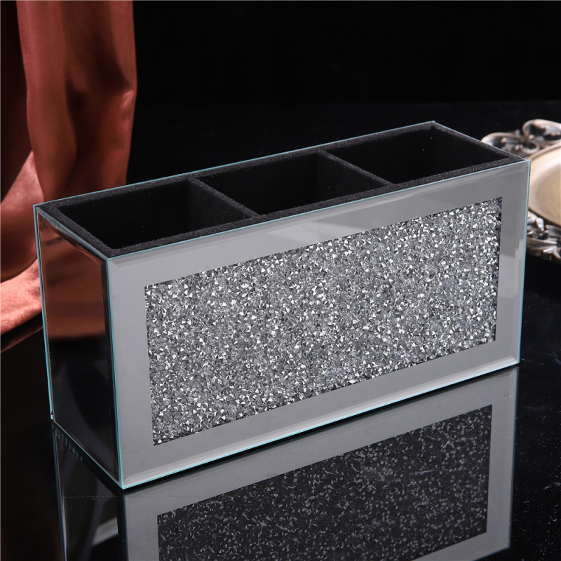 Органайзер за дистанционни, четки за грим и моливи за вежди с огледална повърхност и кристални камъни, с множество отделения за съхранение