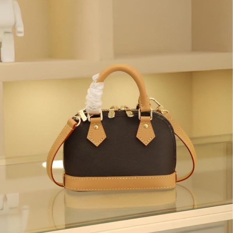 Nova bijela trobojna ženska torbica, moderna i stylish, torba za ruku s oblikom školjke, svestrana crossbody torba