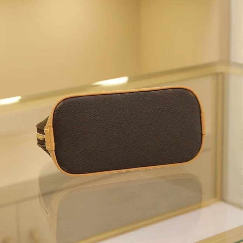 Nova bijela trobojna ženska torbica, moderna i stylish, torba za ruku s oblikom školjke, svestrana crossbody torba