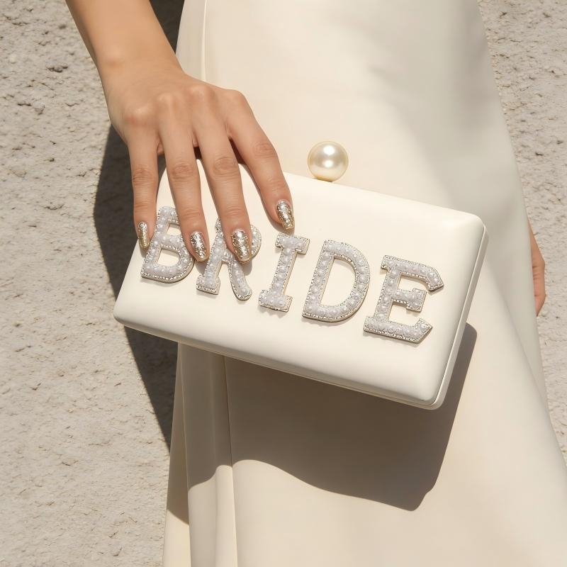 Večernja klutch torba s natpisom, Chanel inspirirana, elegantna za ruku ili preko ramena, europski stil