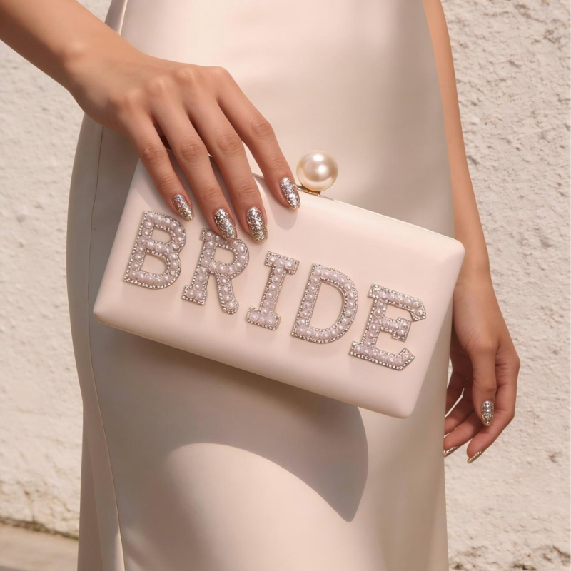 Večernja klutch torba s natpisom, Chanel inspirirana, elegantna za ruku ili preko ramena, europski stil