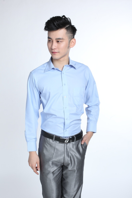 Muška košulja s dugim rukavima, poslovni stil, slim-fit, svijetloplava, s mješavinom pamuka