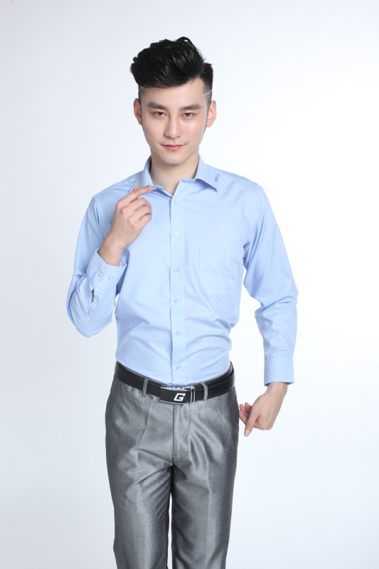 Muška košulja s dugim rukavima, poslovni stil, slim-fit, svijetloplava, s mješavinom pamuka