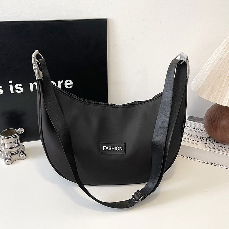 Ženska crossbody torbica, 2026 novi model, svestrana i lagana, dnevna torba u obliku dumplinga