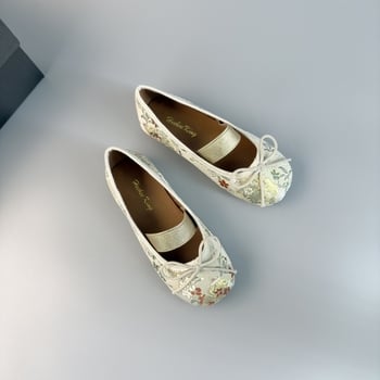 Lányoknak szóló balerina cipő, új kínai stílusú nemzeti hangulatú vintage textil hímzett Hanfu inspiráció, négyszögletes orrú, lapos talpú.