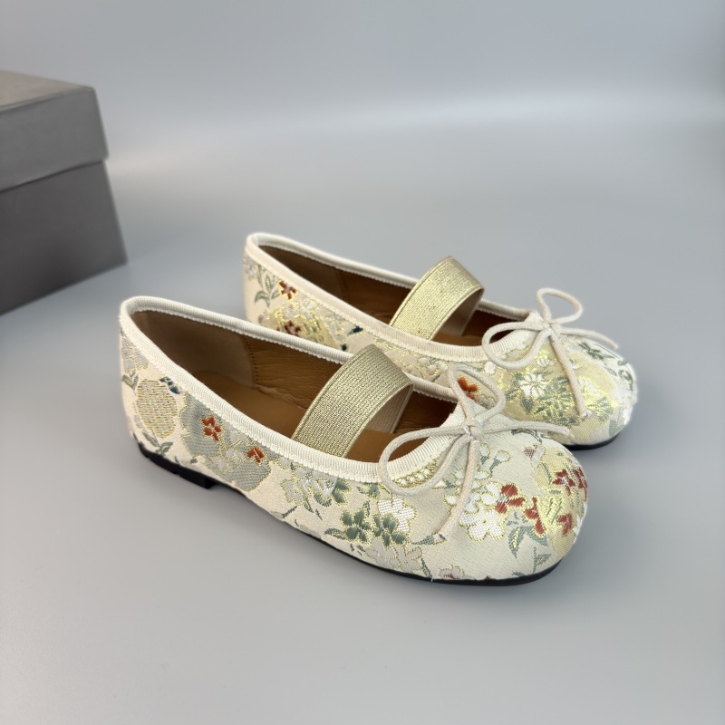 Lányoknak szóló balerina cipő, új kínai stílusú nemzeti hangulatú vintage textil hímzett Hanfu inspiráció, négyszögletes orrú, lapos talpú.