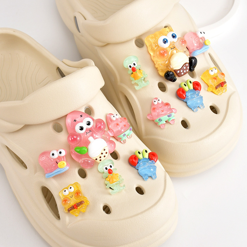 SpongeBob dodaci za Crocs: cvjetovi za cipele, kopče za vrtne cipele, DIY dekoracije