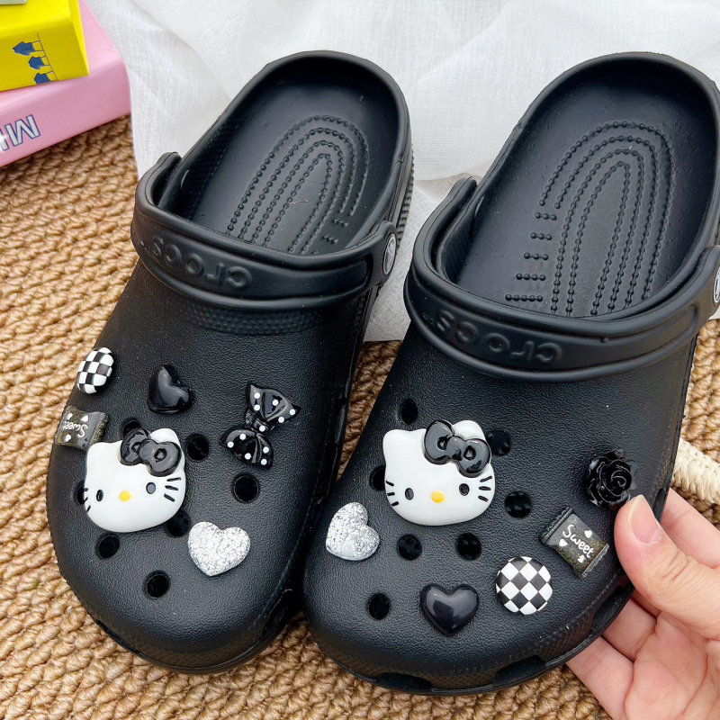 Aksesoar za Crocs s mačjim motivom, crno-bijeli karirani uzorak, dekorativna kopča