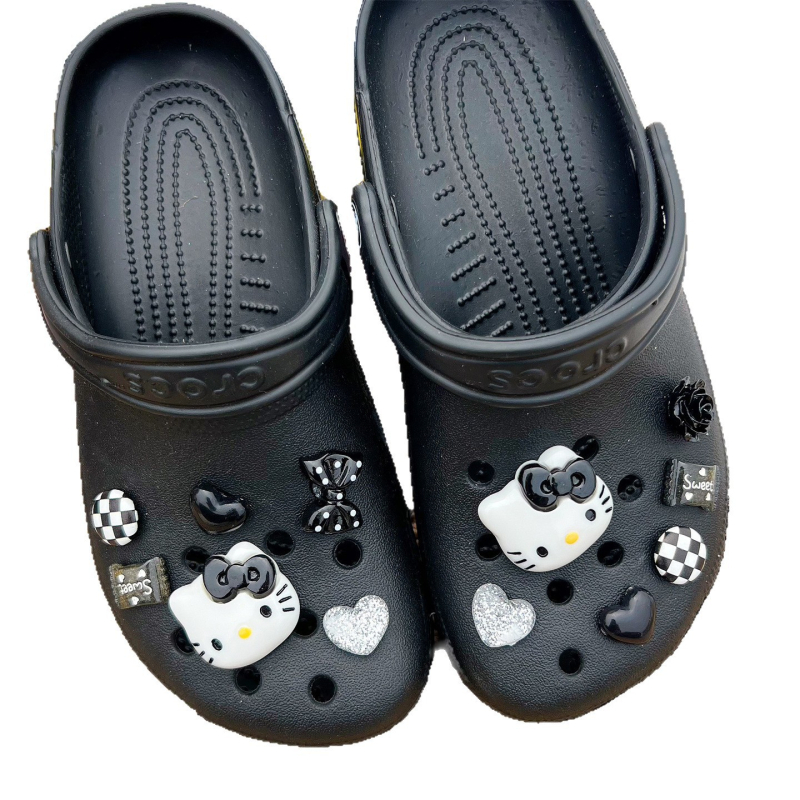 Aksesoar za Crocs s mačjim motivom, crno-bijeli karirani uzorak, dekorativna kopča