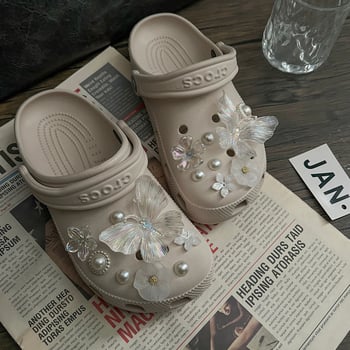 DIY kristalni cvjetovi i leptiri za Crocs-stilne cipele s rupama