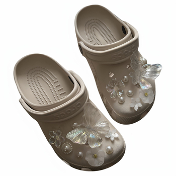 DIY kristalni cvjetovi i leptiri za Crocs-stilne cipele s rupama