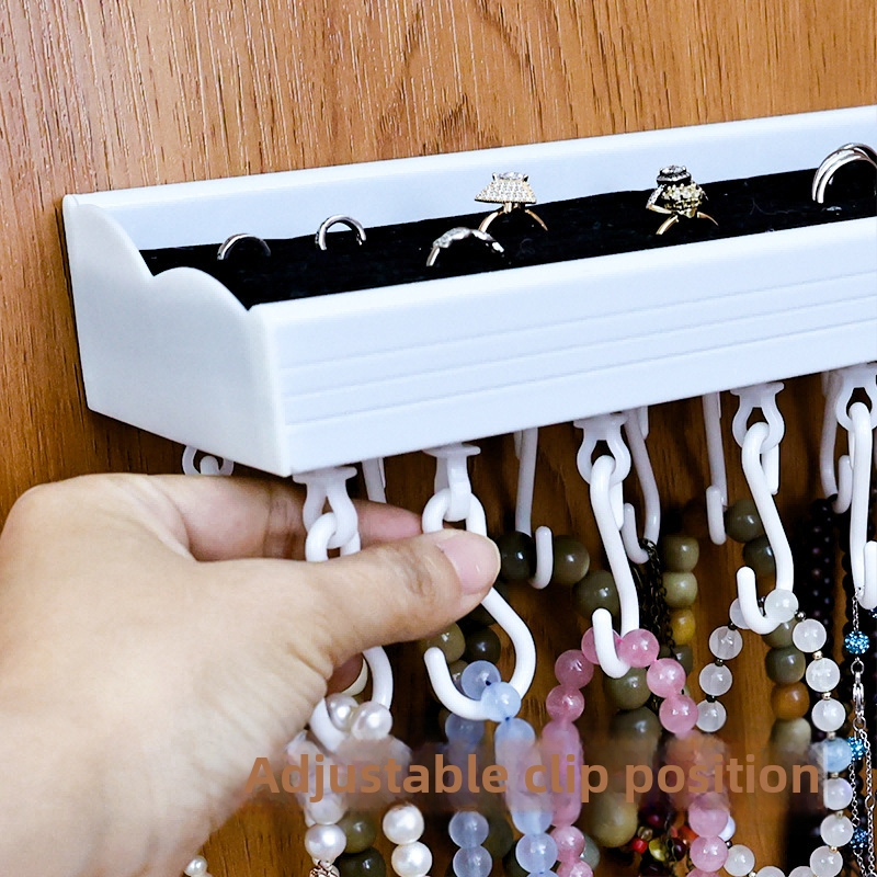 Nástenný organizér na šperky s viacerými úrovňami pre prstene, náušnice, korálové náramky a náhrdelníky