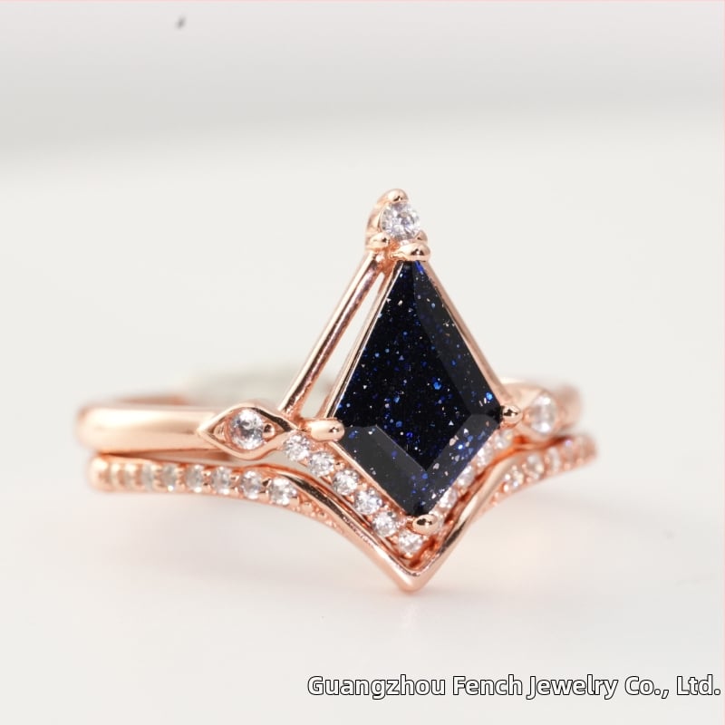 Prsten od srebra 925 s Bluesand kamenom, u obliku šarkanog dijamanta, 7×10 mm, za nošenje u slojevima