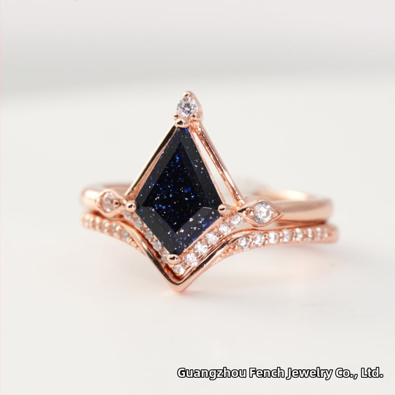 Prsten od srebra 925 s Bluesand kamenom, u obliku šarkanog dijamanta, 7×10 mm, za nošenje u slojevima