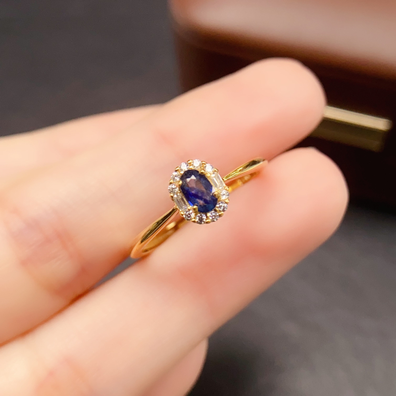 Prsten od prirodnog safira, srebro 925, glavni kamen 3×5 mm, prilagodljiv obod, svestran ženski nakit