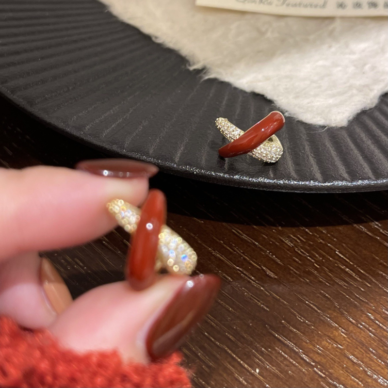 S New Jewelry Ženske naušnice s crvenim križem i cirkonima, jedinstven dizajn, visoka kvaliteta, elegantne i svestrane