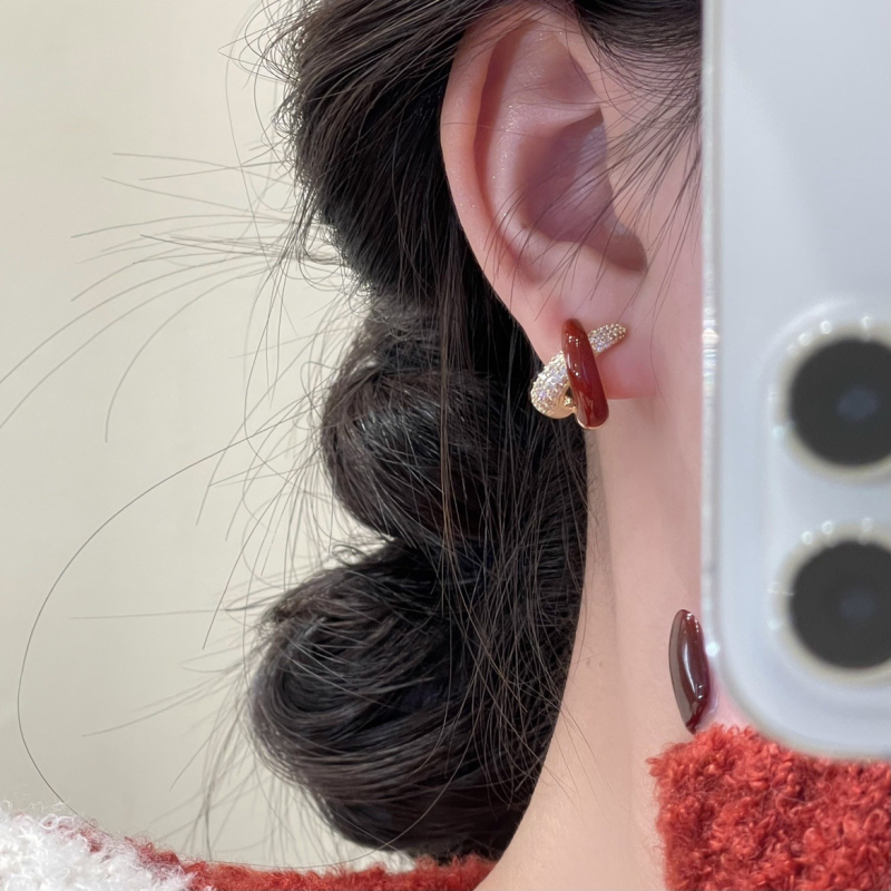 S New Jewelry Ženske naušnice s crvenim križem i cirkonima, jedinstven dizajn, visoka kvaliteta, elegantne i svestrane