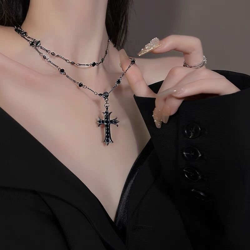 Dugački dvostruki lančić s crnim cirkonijskim križem i perlicama, za žene, gradski stil, lanac za ključnu kost